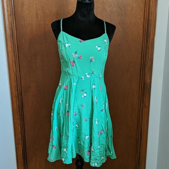 Old Navy Dresses & Skirts - NWT Old Navy Statement dress